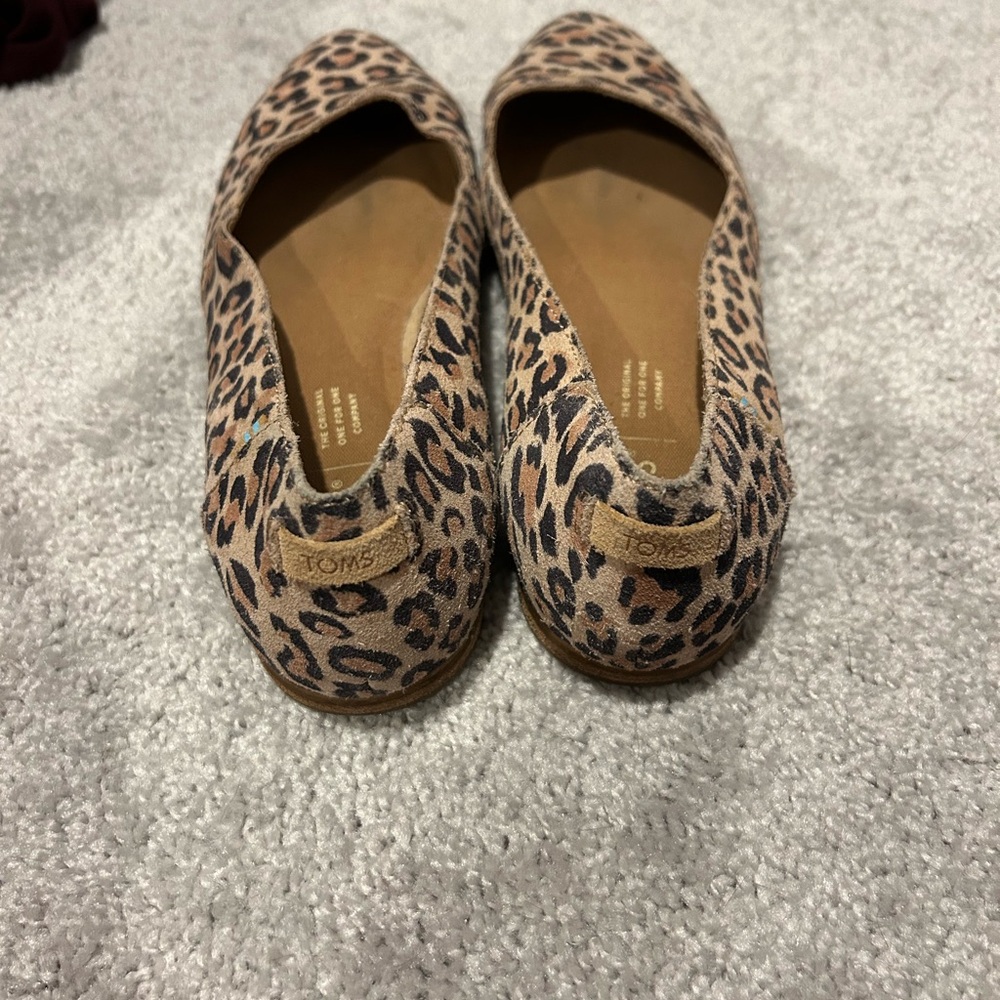 TOMS Animal Print Women's Flats - Picture 3 of 4